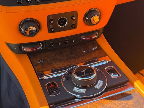 Used 2018 Rolls-Royce Dawn image 37