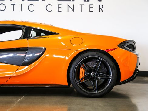 Used 2016 McLaren 570S Coupe RWD image 21