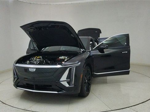 Used 2025 Cadillac Lyriq Luxury image 73