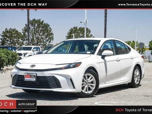 Used 2025 Toyota Camry LE w/ Convenience Package FWD image 1
