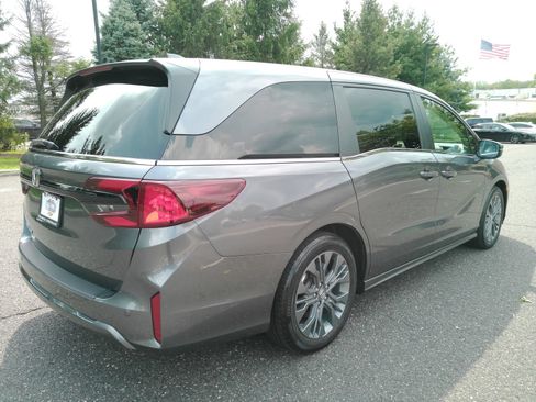 Used 2025 Honda Odyssey Touring image 6