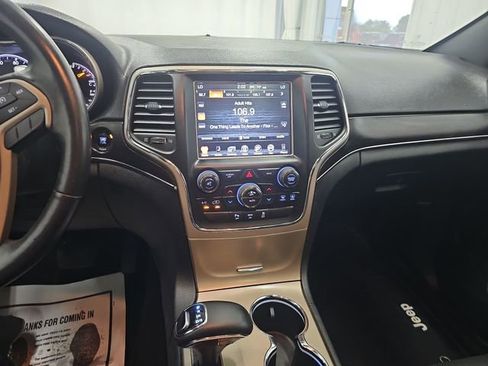 Used 2014 Jeep Grand Cherokee Limited w/ Luxury Group II AWD/4WD image 17