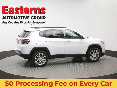 Used 2022 Jeep Compass Latitude AWD/4WD image 41