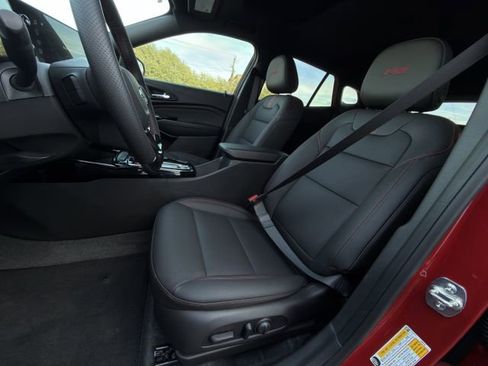 New 2026 Chevrolet Trax RS w/ Sunroof Package image 19