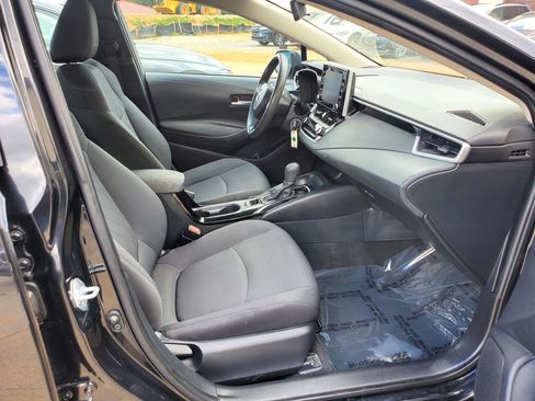 Used 2021 Toyota Corolla LE FWD image 19