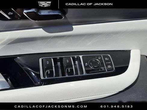 New 2026 Cadillac Vistiq Luxury w/ LPO, Floor Liner Package AWD/4WD image 17