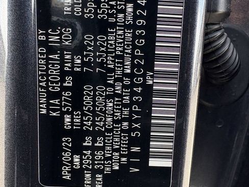Used 2023 Kia Telluride EX w/ EX Captain's Chair Package FWD image 32