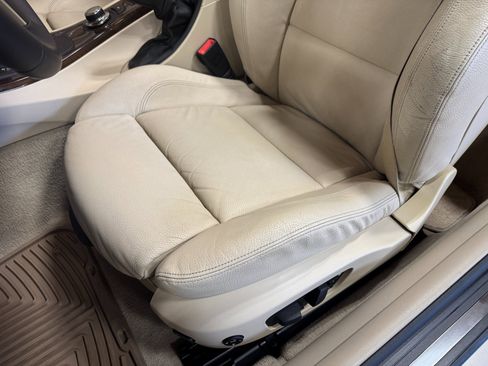 Used 2008 BMW 335i Convertible image 23