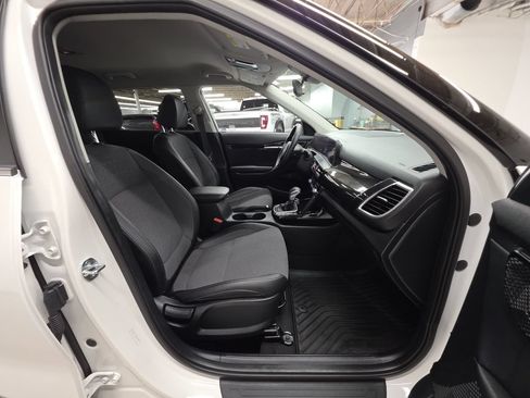 Used 2024 Kia Seltos S AWD/4WD image 25