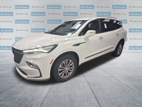 Used 2023 Buick Enclave Essence image 12