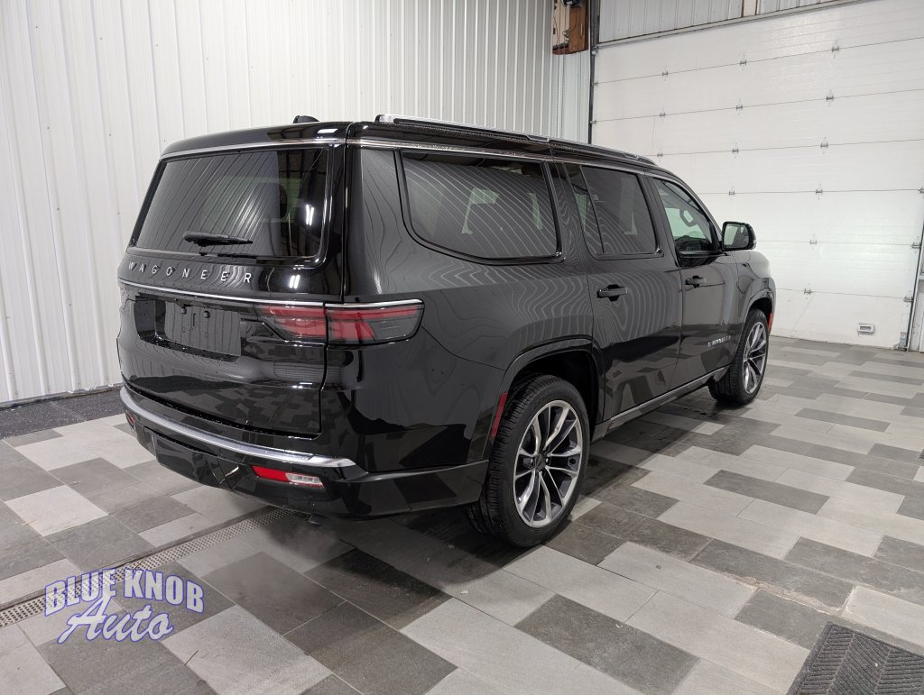 Used 2025 Jeep Wagoneer Series III w/ Premium Group I AWD/4WD image 4
