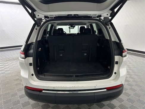 Used 2023 Jeep Grand Cherokee L Limited image 21