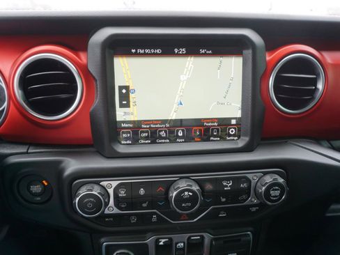 Used 2021 Jeep Gladiator Rubicon AWD/4WD image 17