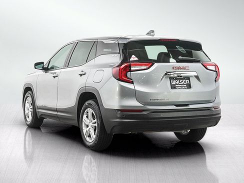 Used 2024 GMC Terrain SLE FWD image 3