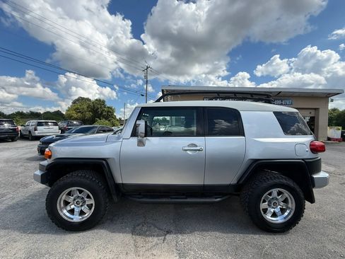 Used 2008 Toyota FJ Cruiser 4WD image 9