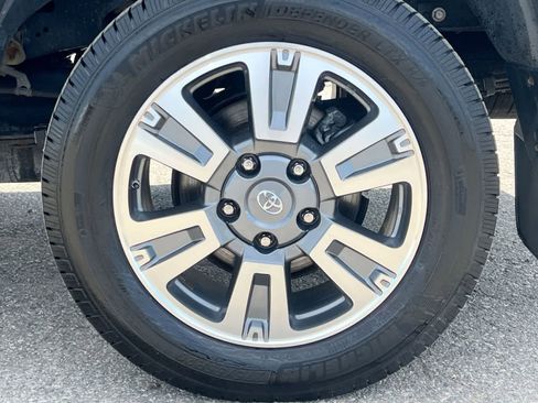 Used 2019 Toyota Tundra Platinum AWD/4WD image 14