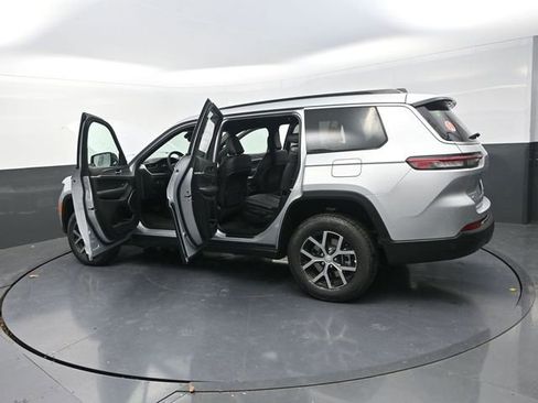 New 2025 Jeep Grand Cherokee L Limited image 31