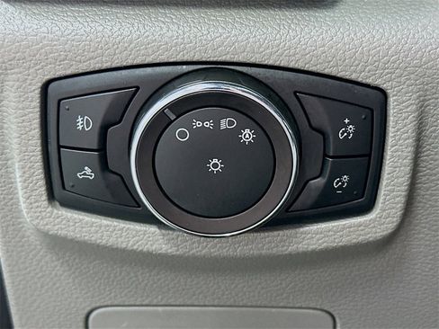 Used 2018 Ford F150 XLT w/ XTR Package image 11