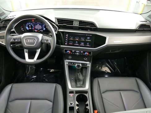 Used 2024 Audi Q3 2.0T Premium Plus w/ Premium Plus Package image 8