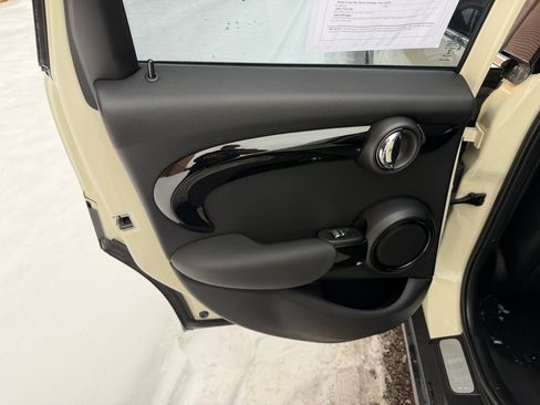 Used 2018 MINI Cooper S image 30