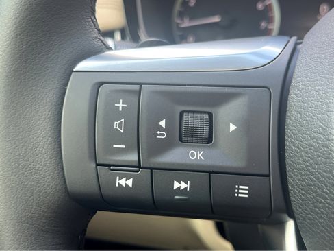 Certified 2025 INFINITI QX60 Pure image 12