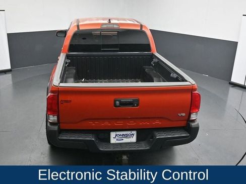 Used 2017 Toyota Tacoma TRD Off-Road w/ Tow Package (A/T) AWD/4WD image 18