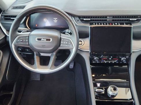 Used 2022 Jeep Grand Cherokee L Limited image 24