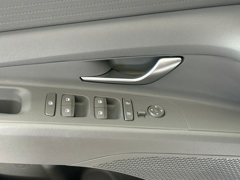 Used 2024 Hyundai Elantra SEL FWD image 24