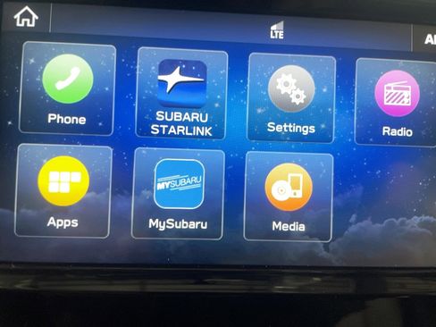 Used 2022 Subaru Impreza 2.0i Premium image 8