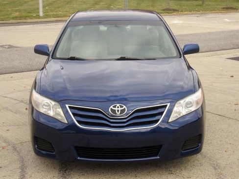 Used 2011 Toyota Camry LE image 5