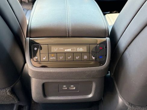 Used 2025 INFINITI QX60 Luxe w/ Vision Package AWD/4WD image 17