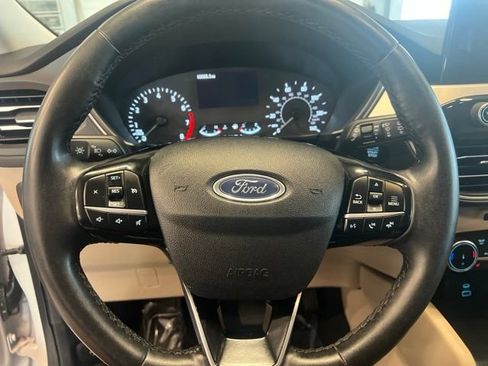 Used 2022 Ford Escape SEL AWD/4WD image 15