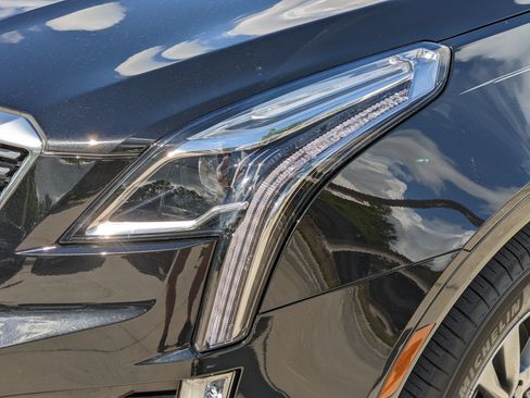 Certified 2022 Cadillac XT5 Premium Luxury w/ Technology Package image 9