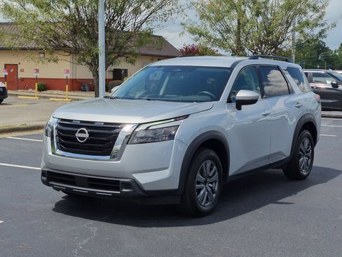 Used 2024 Nissan Pathfinder SV FWD image 7