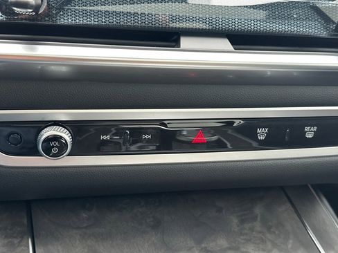 New 2026 BMW X7 xDrive40i w/ M Sport Package image 19