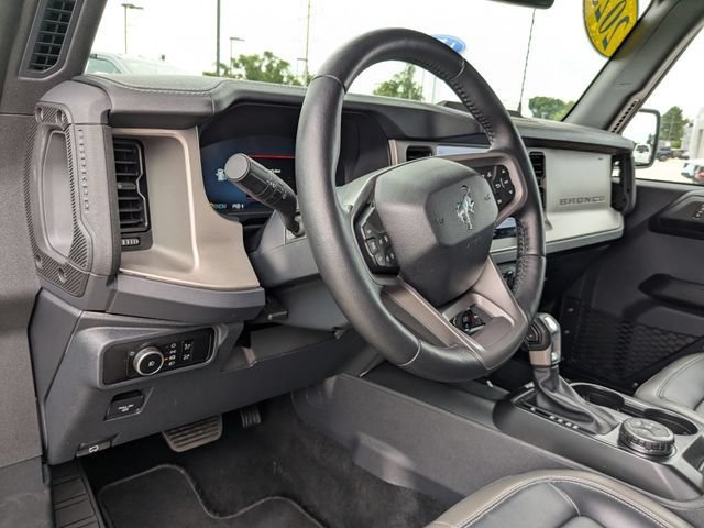 Used 2025 Ford Bronco Outer Banks AWD/4WD image 2