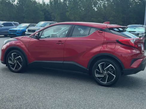 Used 2022 Toyota C-HR Limited FWD image 6