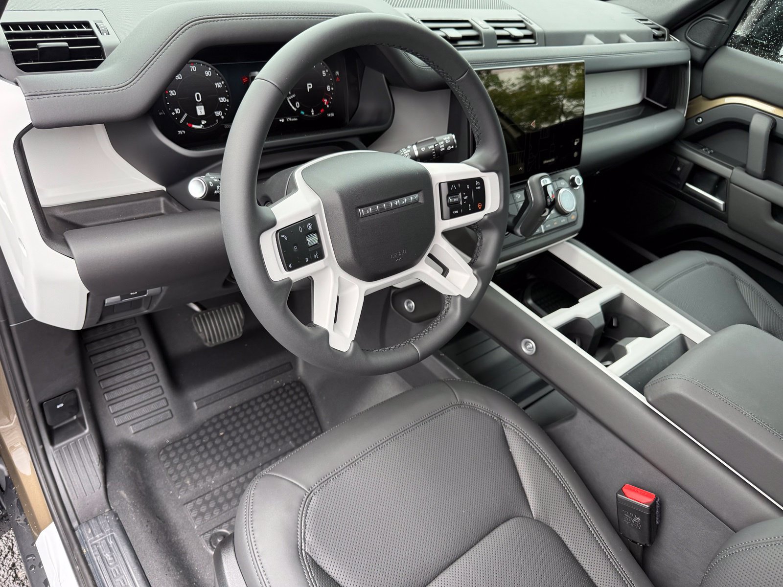 New 2026 Land Rover Defender 110 S AWD/4WD image 13