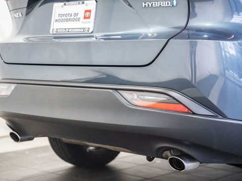 Used 2021 Toyota Venza LE image 8