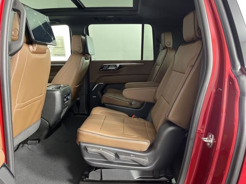 New 2026 Chevrolet Suburban High Country image 27