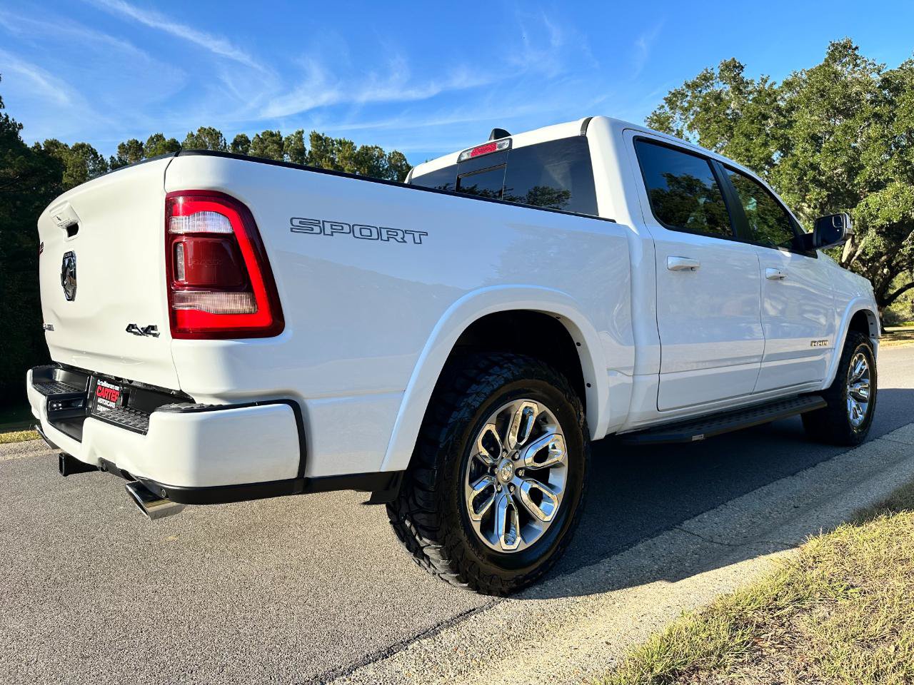 Used 2022 RAM 1500 Laramie w/ Sport Appearance Package AWD/4WD image 5