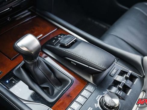 Used 2021 Lexus LX 570 4WD w/ Luxury Package image 16