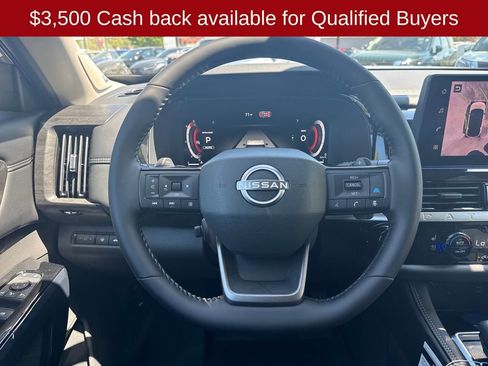 New 2026 Nissan Pathfinder Platinum AWD/4WD image 24