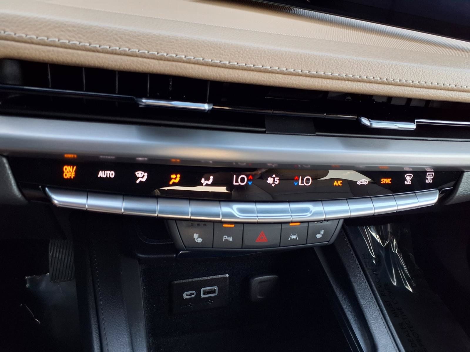 Used 2024 Cadillac XT4 Luxury FWD image 6