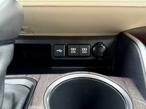 Used 2021 Toyota Highlander Platinum AWD/4WD image 14