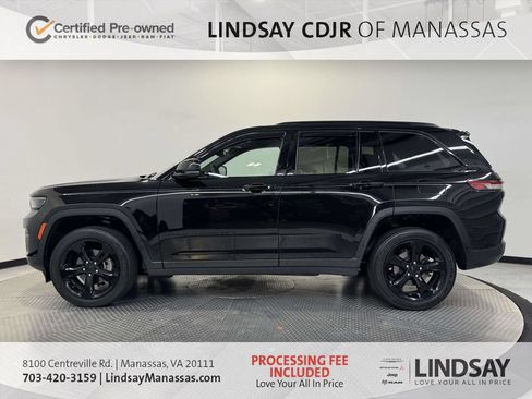 Used 2024 Jeep Grand Cherokee Altitude AWD/4WD image 6