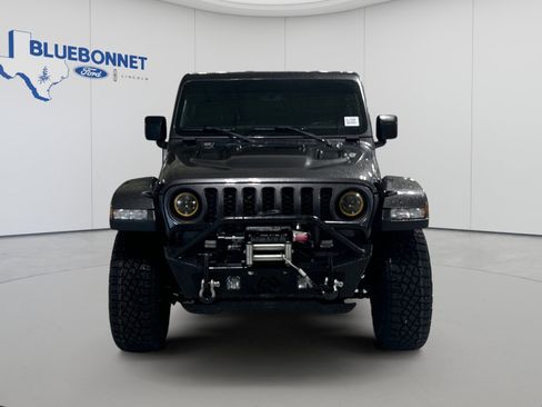 Used 2022 Jeep Gladiator Rubicon w/ Cold Weather Group AWD/4WD image 2