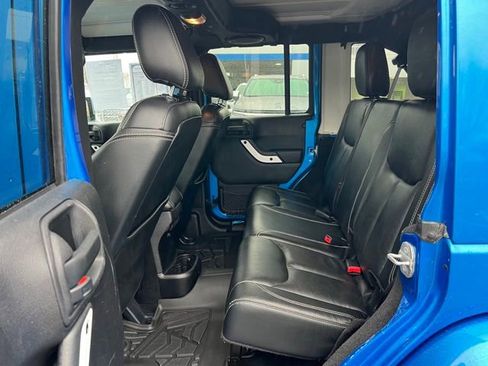 Used 2014 Jeep Wrangler Unlimited Sahara image 11