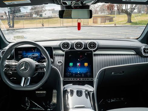 Used 2025 Mercedes-Benz GLC 350e 4MATIC image 12