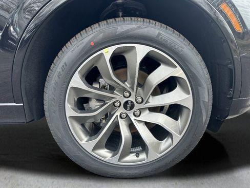 New 2026 Lincoln Aviator AWD image 8